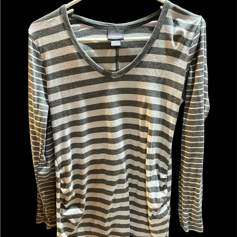 5/$20 Oh Baby by Motherhood brand Maternity shirt